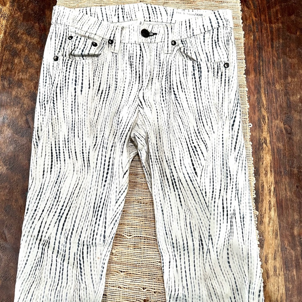 RAG & BONE BLK/WHT PATTERNED”SKINNY” JEANS SZ 26